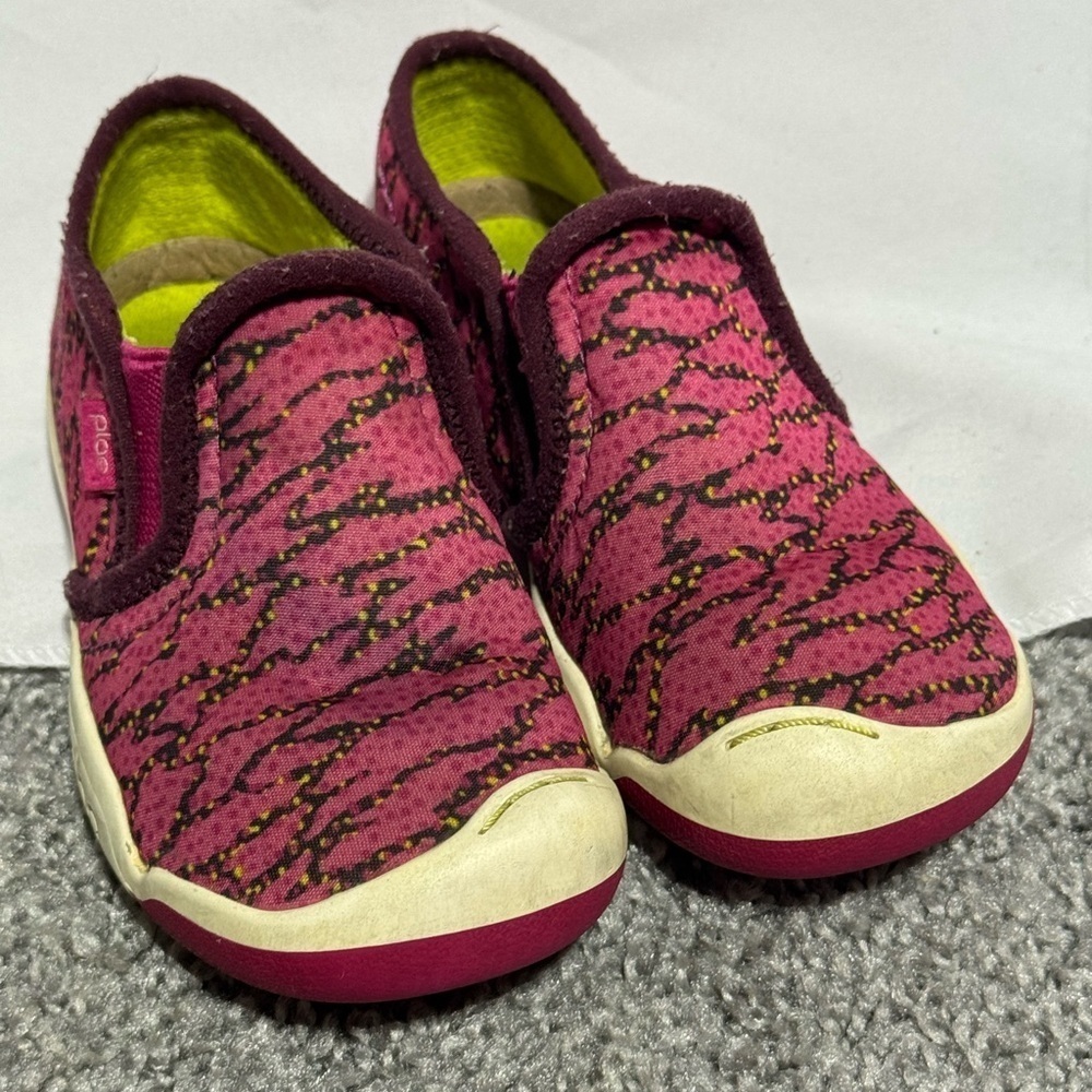 PLAE Migi Electric Fuchsia Surge Slip on Size 9.5 Toddler - Picture 2 of 8